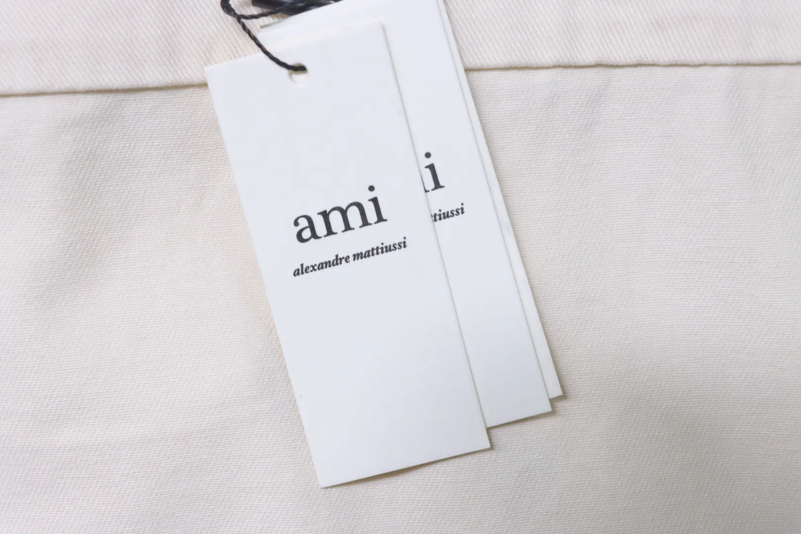 Ami Hangtag