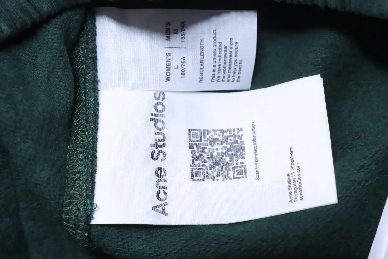 Acne Studios Pflegeetikett
