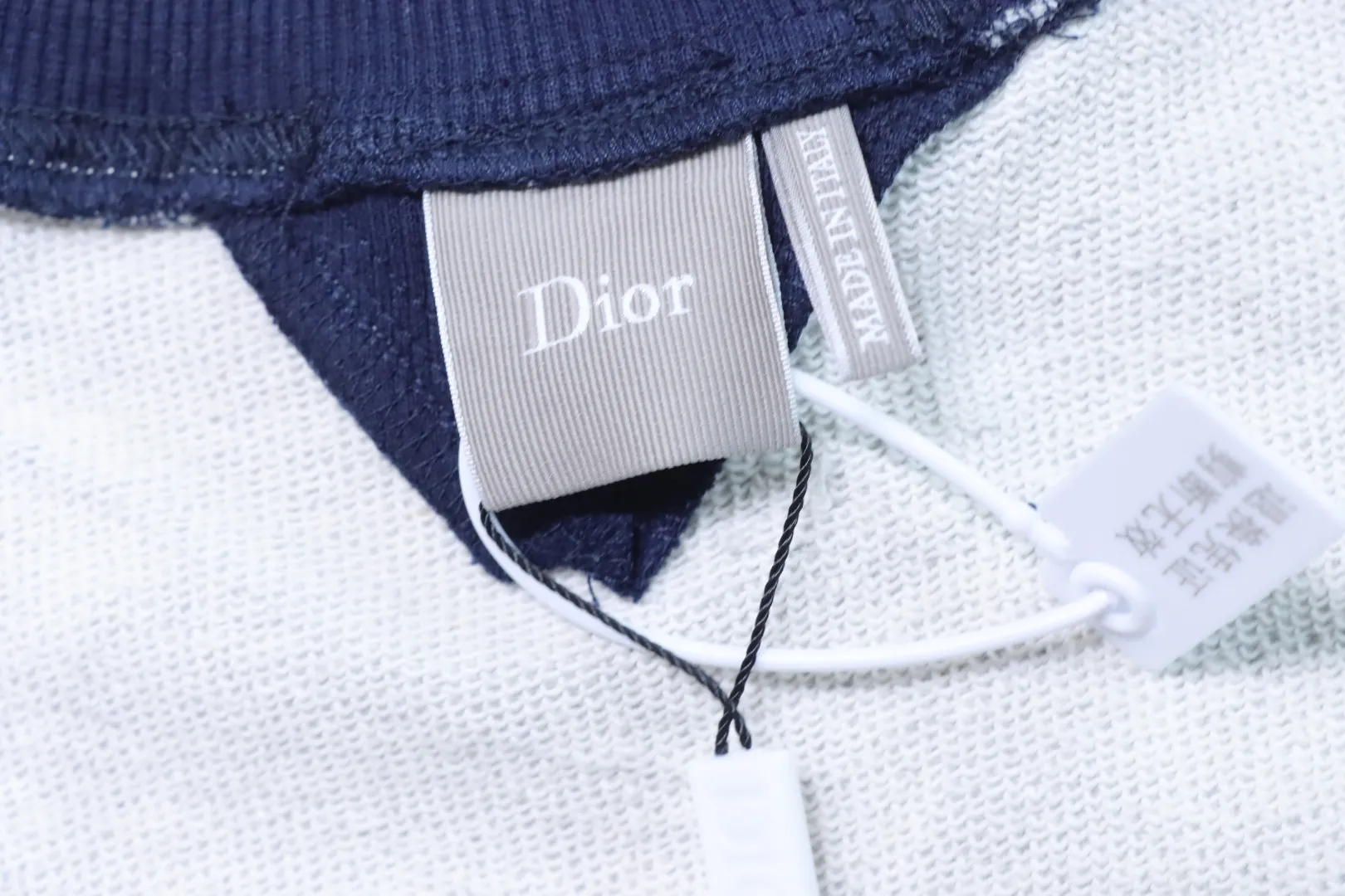 Dior-Markenetikett