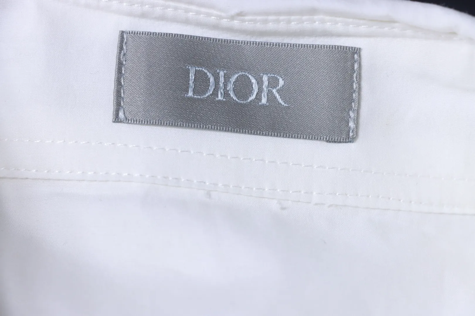 Dior-Markenetikett