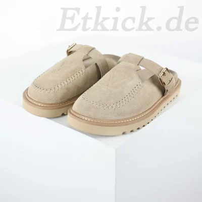 Retro-Mules mit geschlossener Kappe und offener Ferse, Wildleder, Cremeweiß