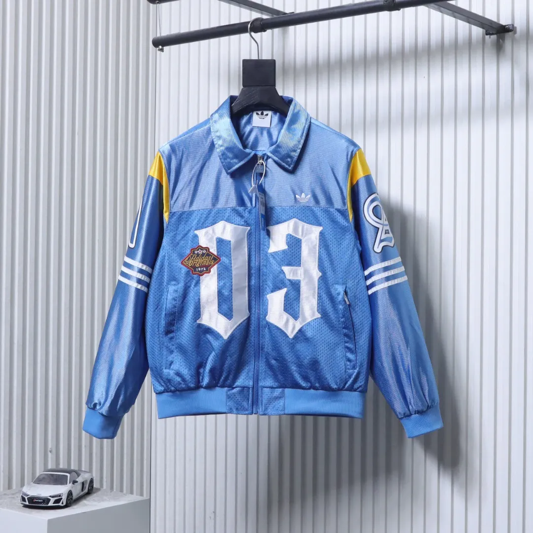 Adidas Vorderansicht Hellblau