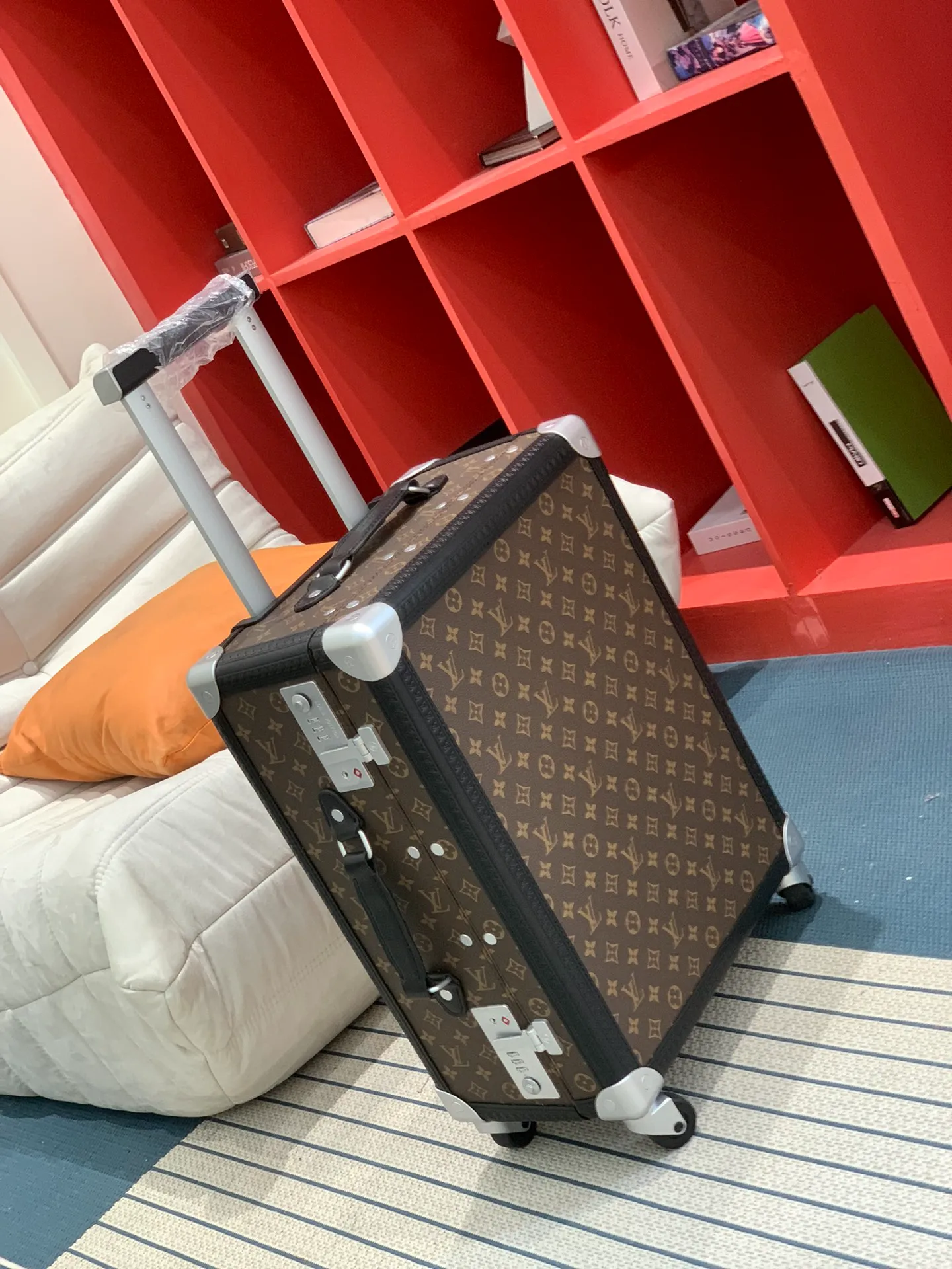 Louis Vuitton Gepäck, abgeschrägte Seite mit Griff