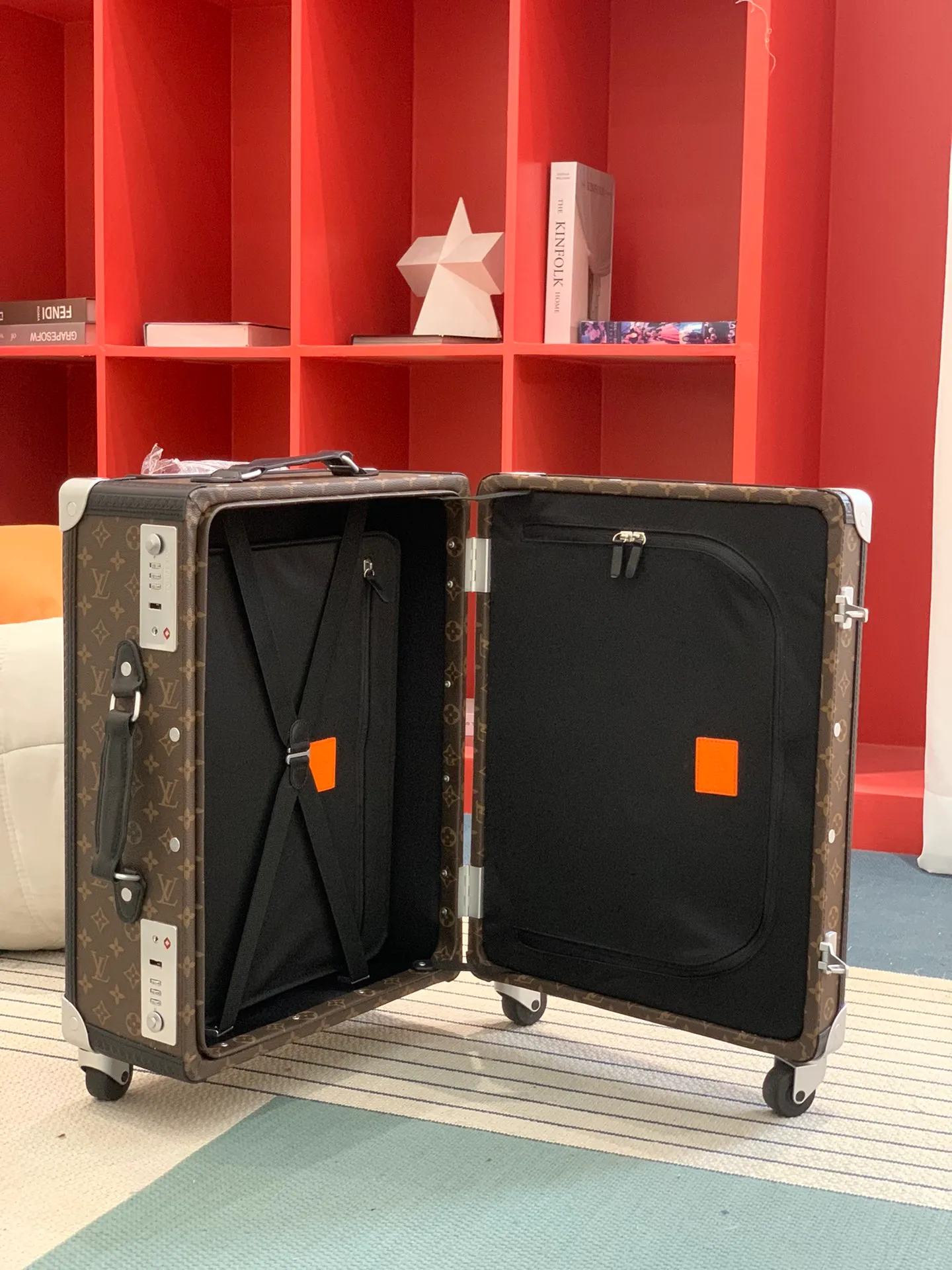Louis Vuitton Reisegepäck, offene Ansicht