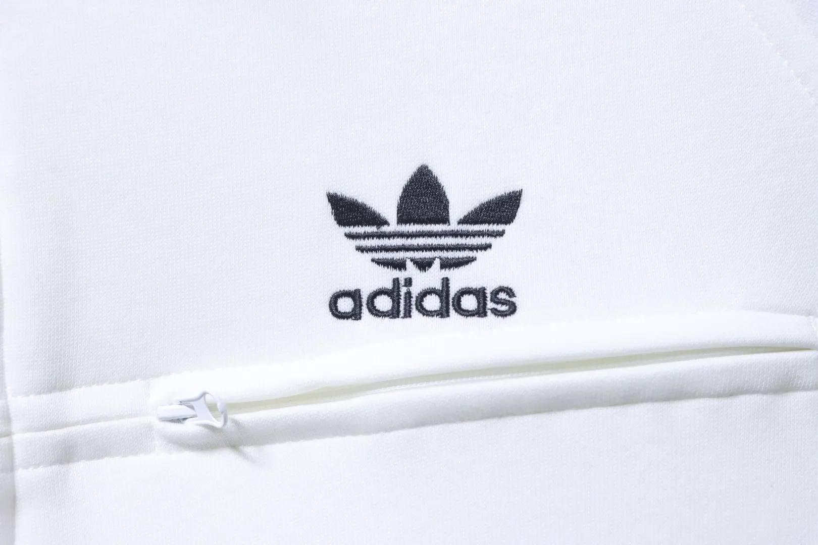 Adidas-Markenlogo