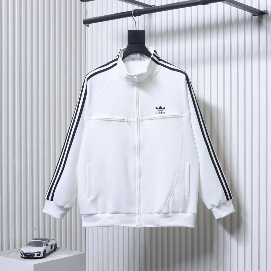 Adidas Vorderansicht Weiß