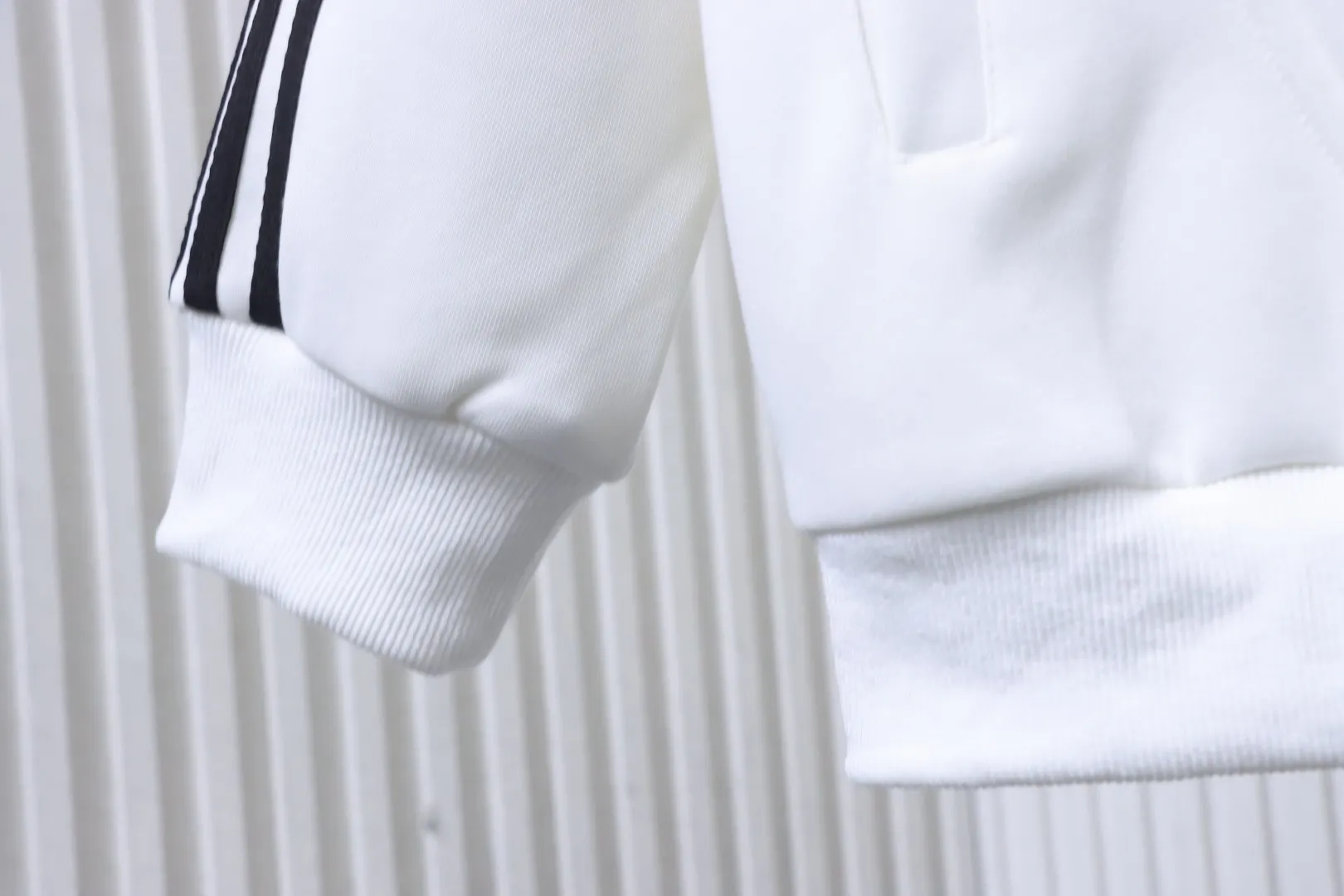 Adidas-Ärmel