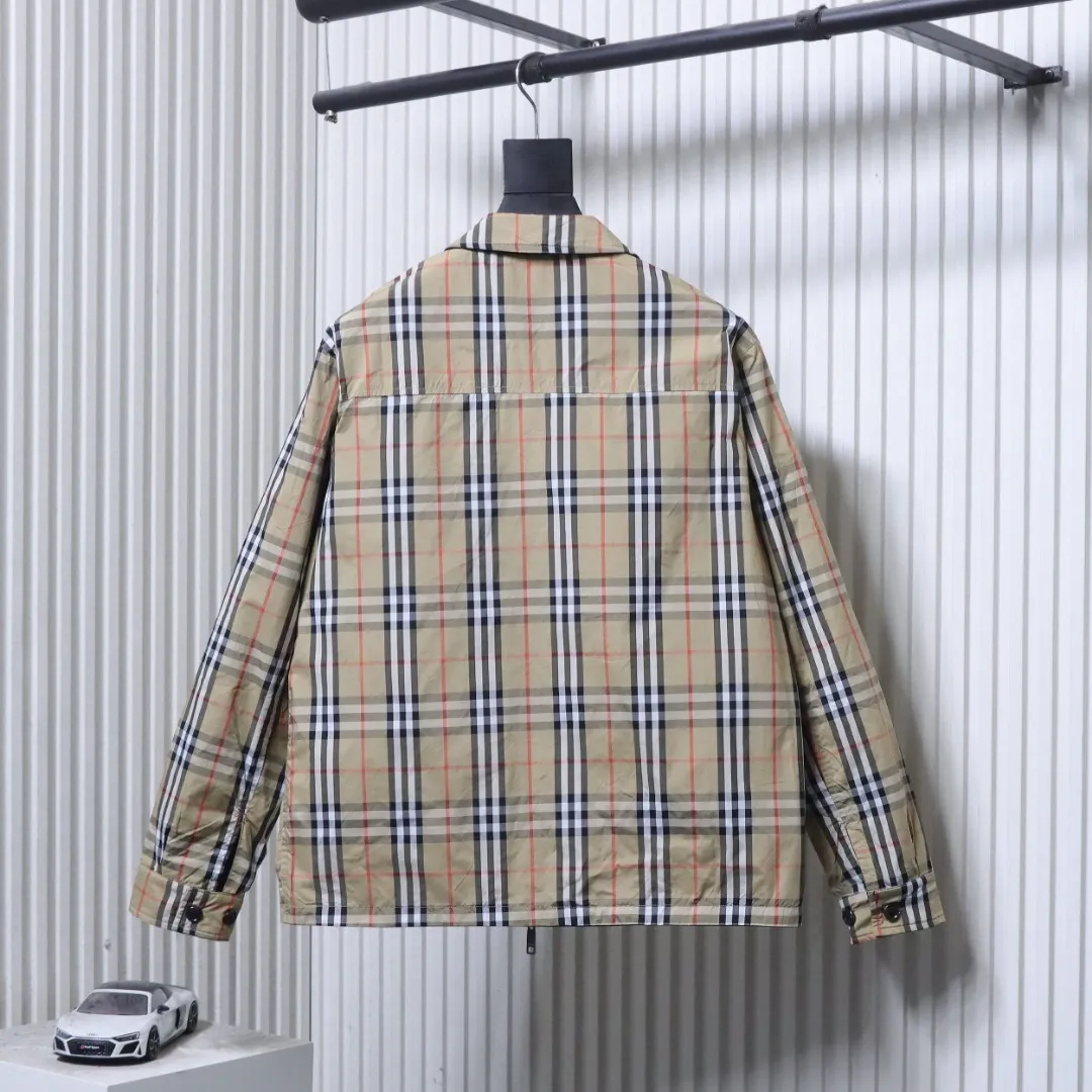 Burberry-Rückansicht