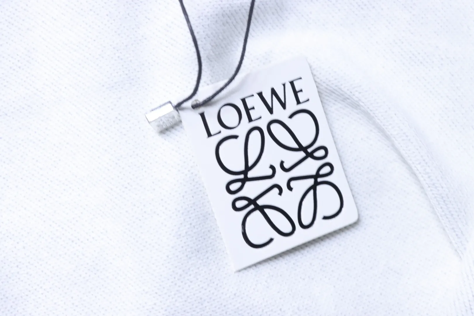 Loewe Hangtag