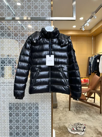 Moncler Vorderansicht