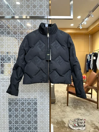 Fendi Vorderansicht Schwarz
