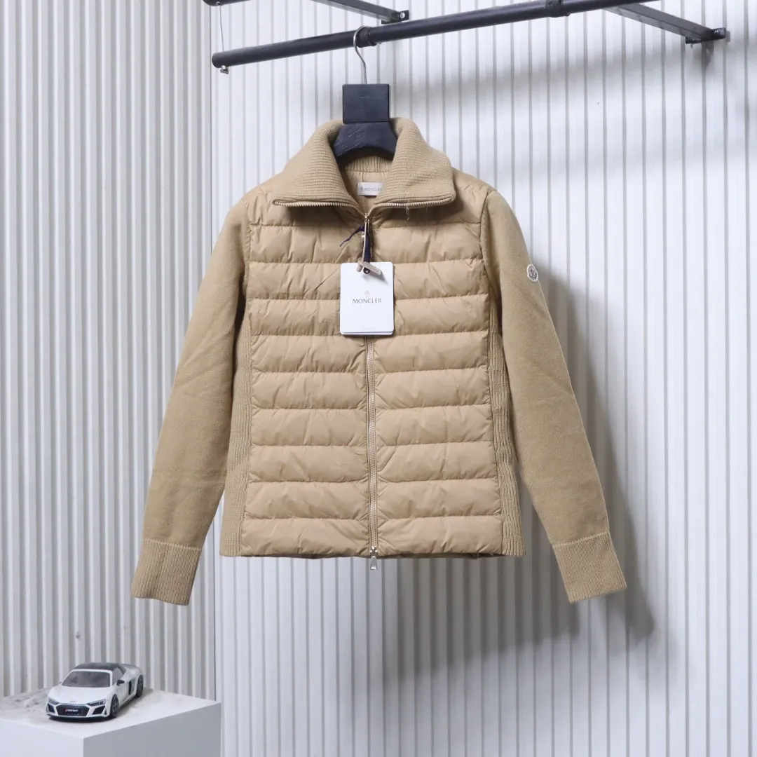 Moncler Vorderansicht Kamelbeige