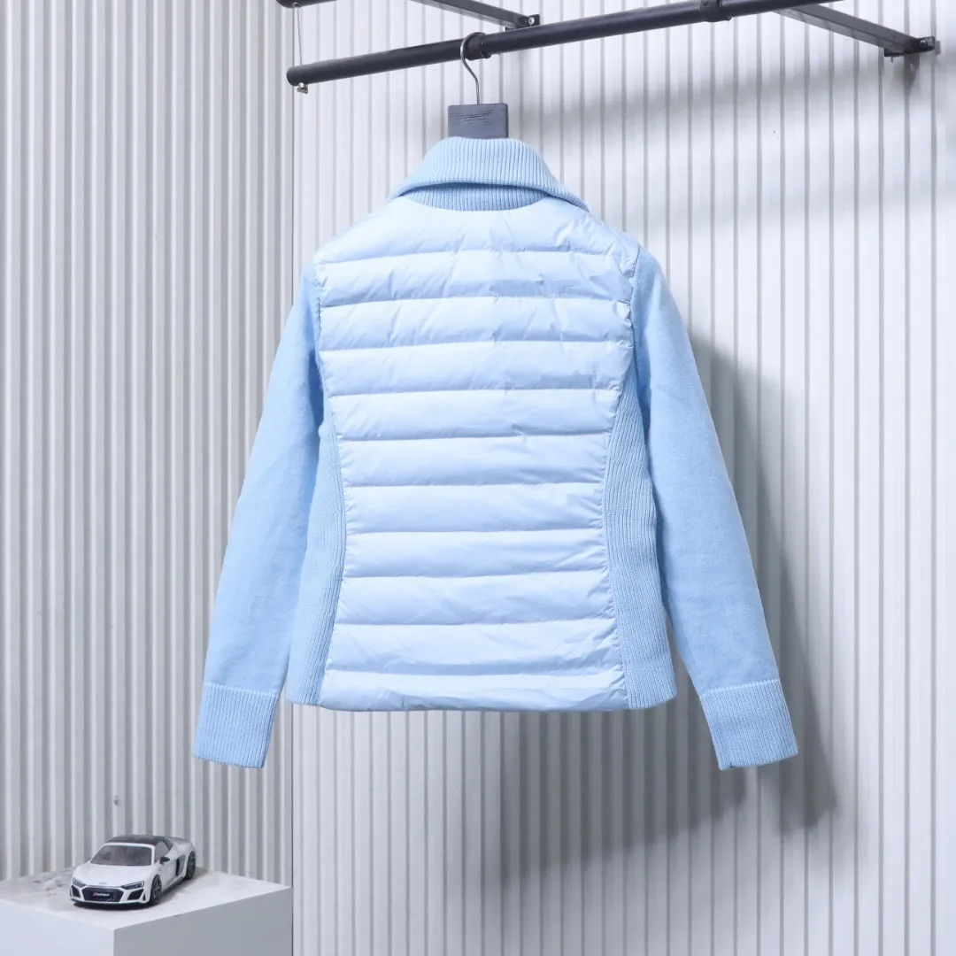 Moncler Rückansicht helles Himmelblau