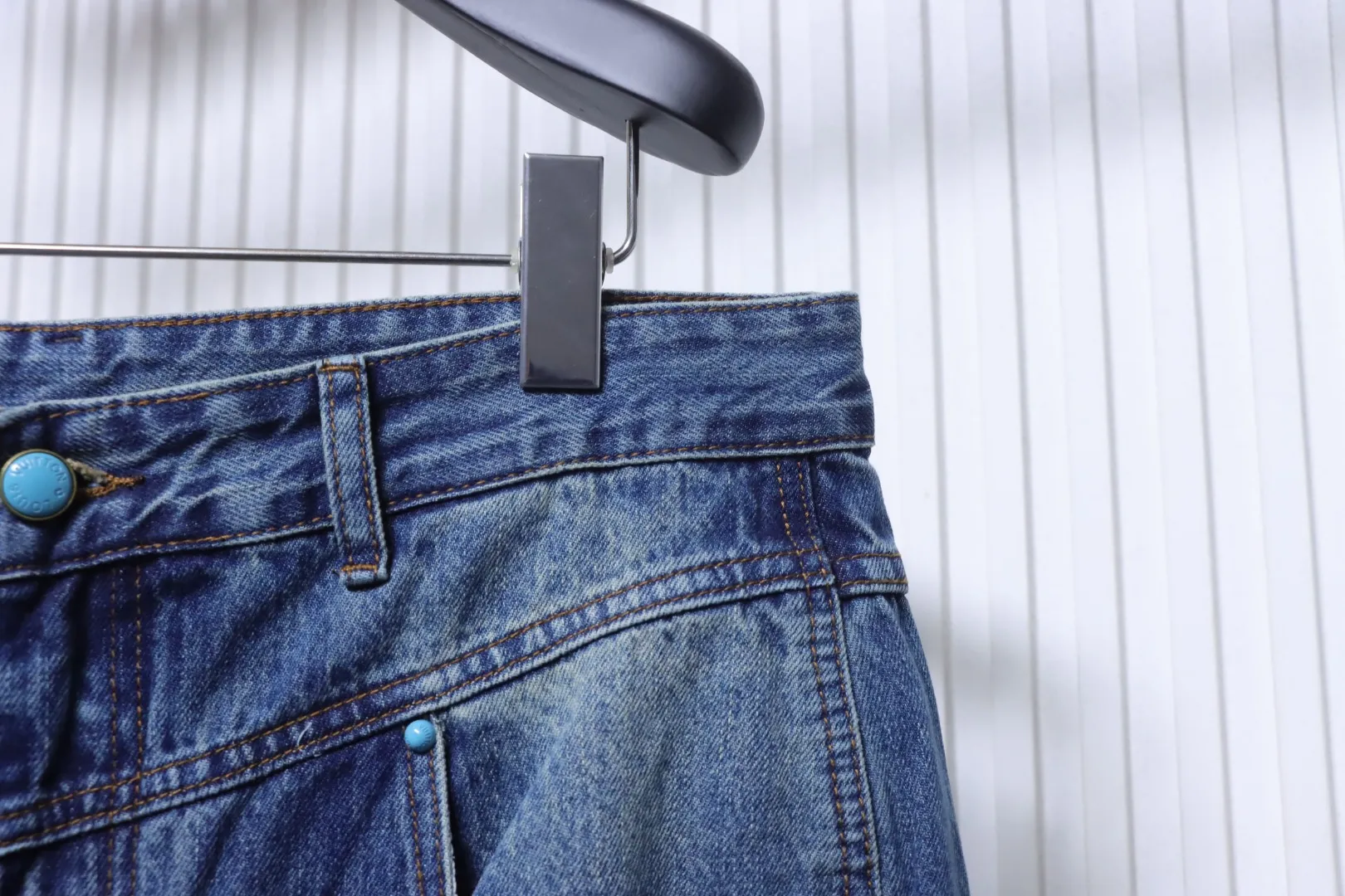 Louis Vuitton Schräge Taille