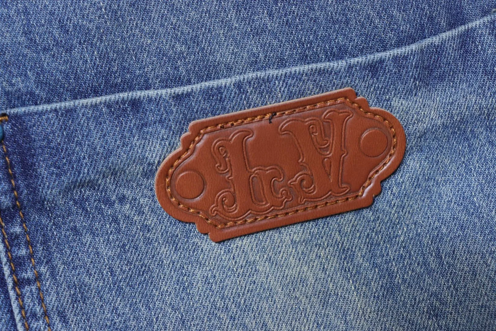 Louis Vuitton Markenlogo-Aufnäher
