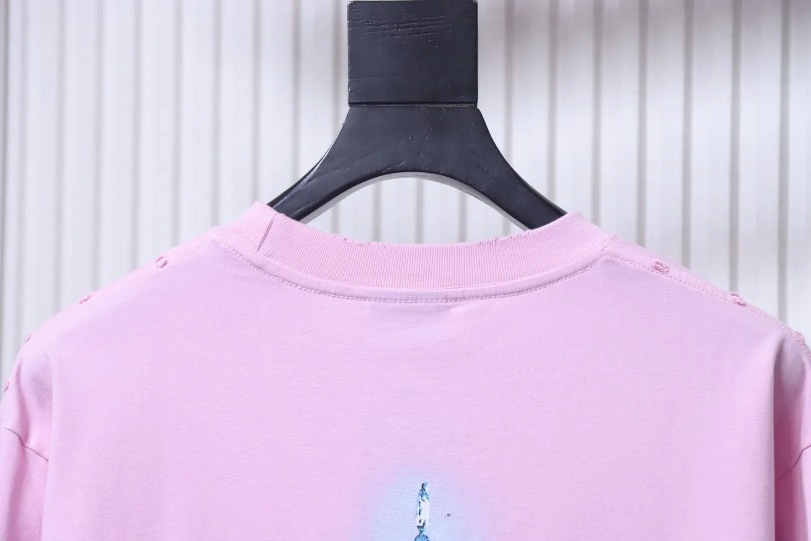 Balenciaga Kragen hinten