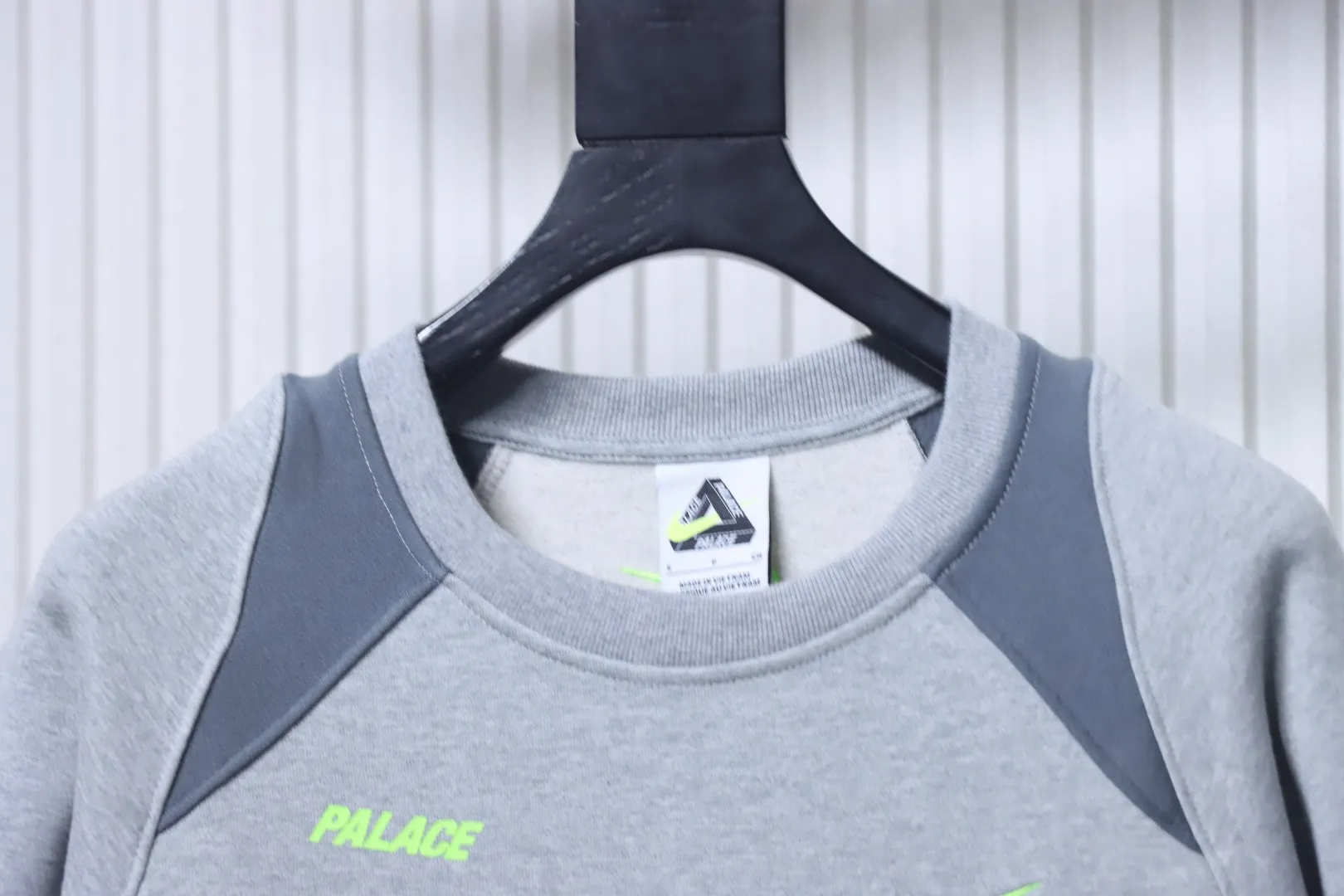 Nike-Kragen