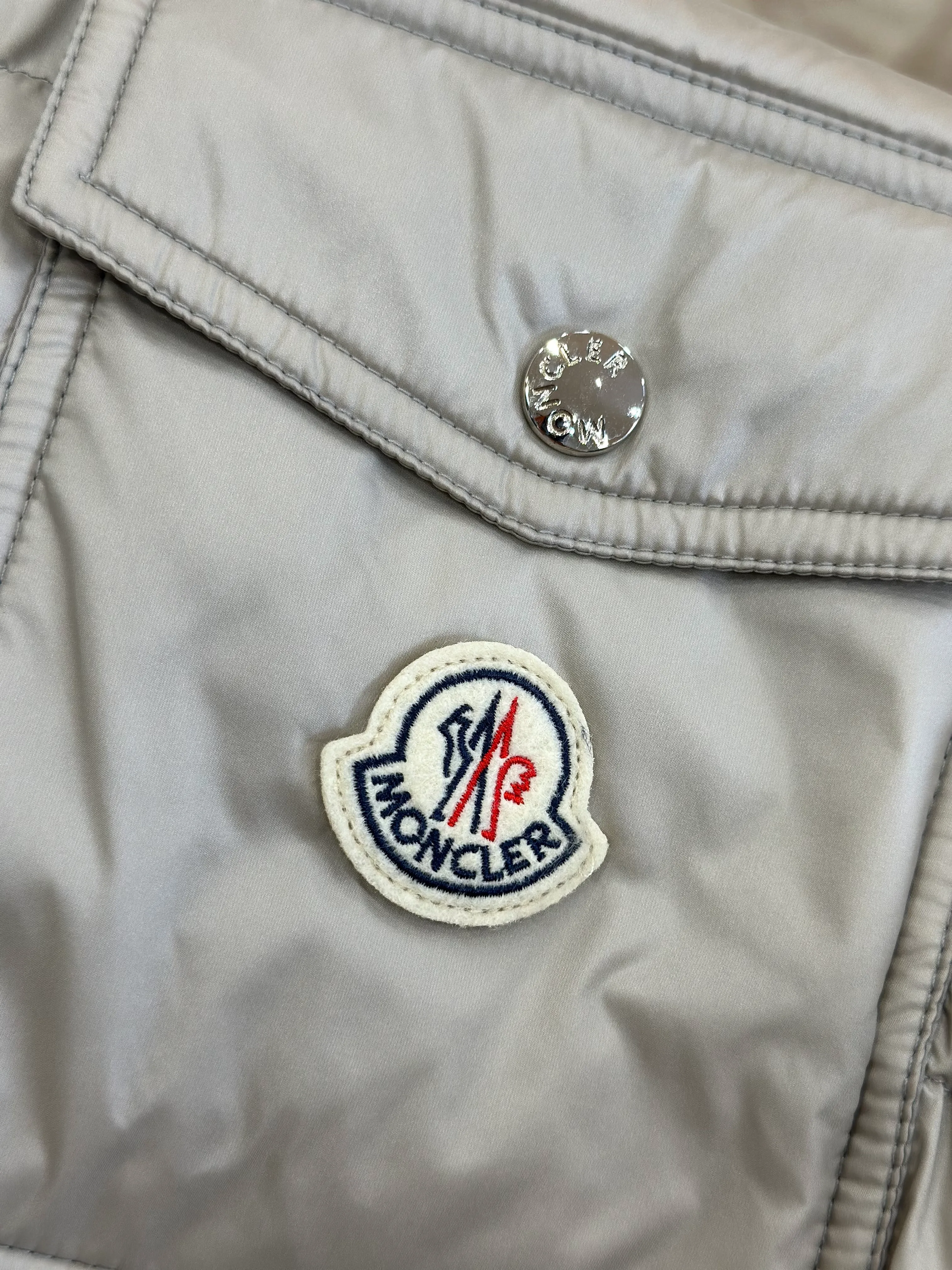 Moncler-Markenlogo