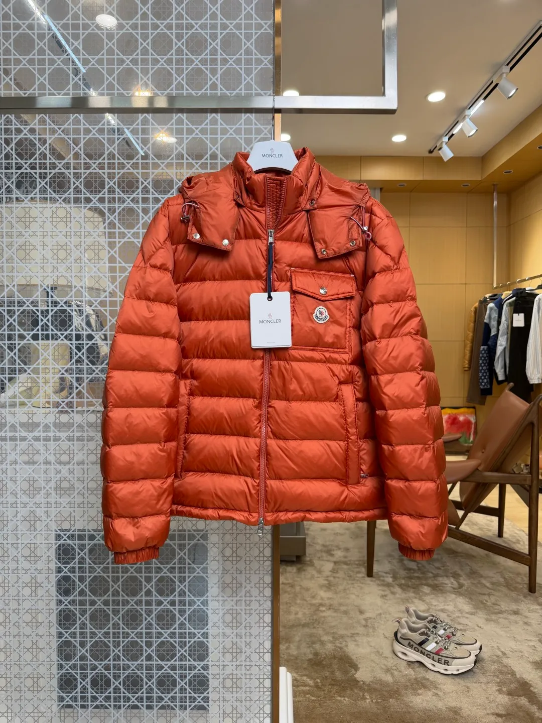 Moncler Vorderansicht Orange
