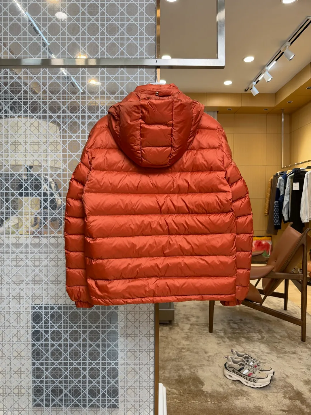 Moncler Rückansicht Orange