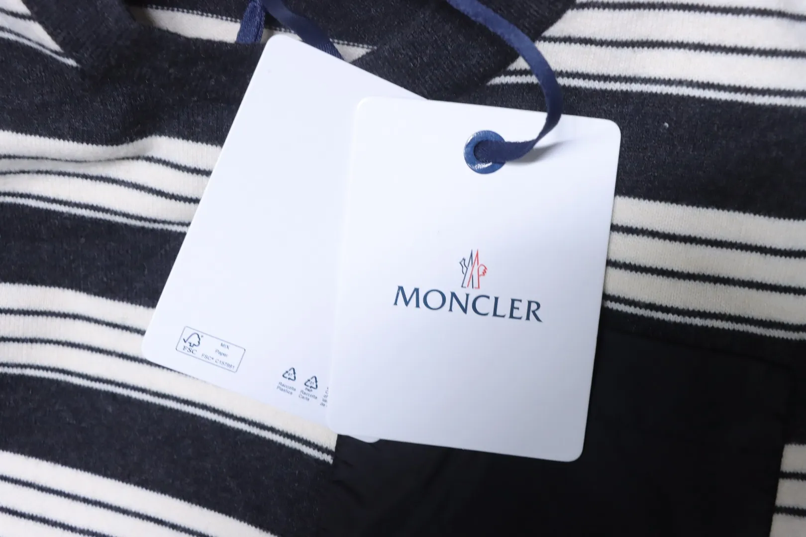 Moncler Hangtag