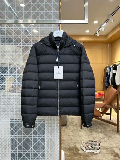 Moncler Vorderansicht Schwarz