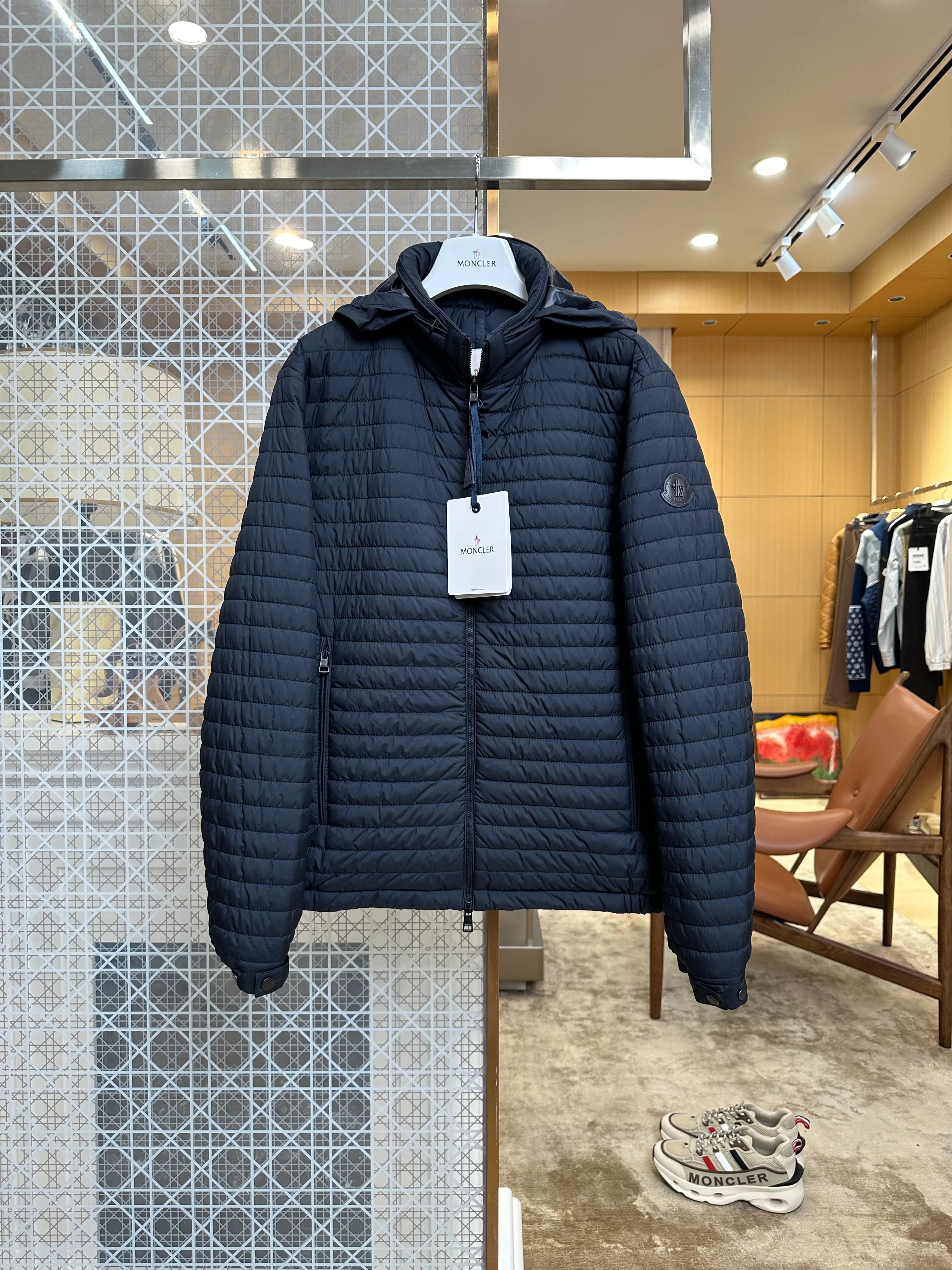 Moncler Vorderansicht Marineblau