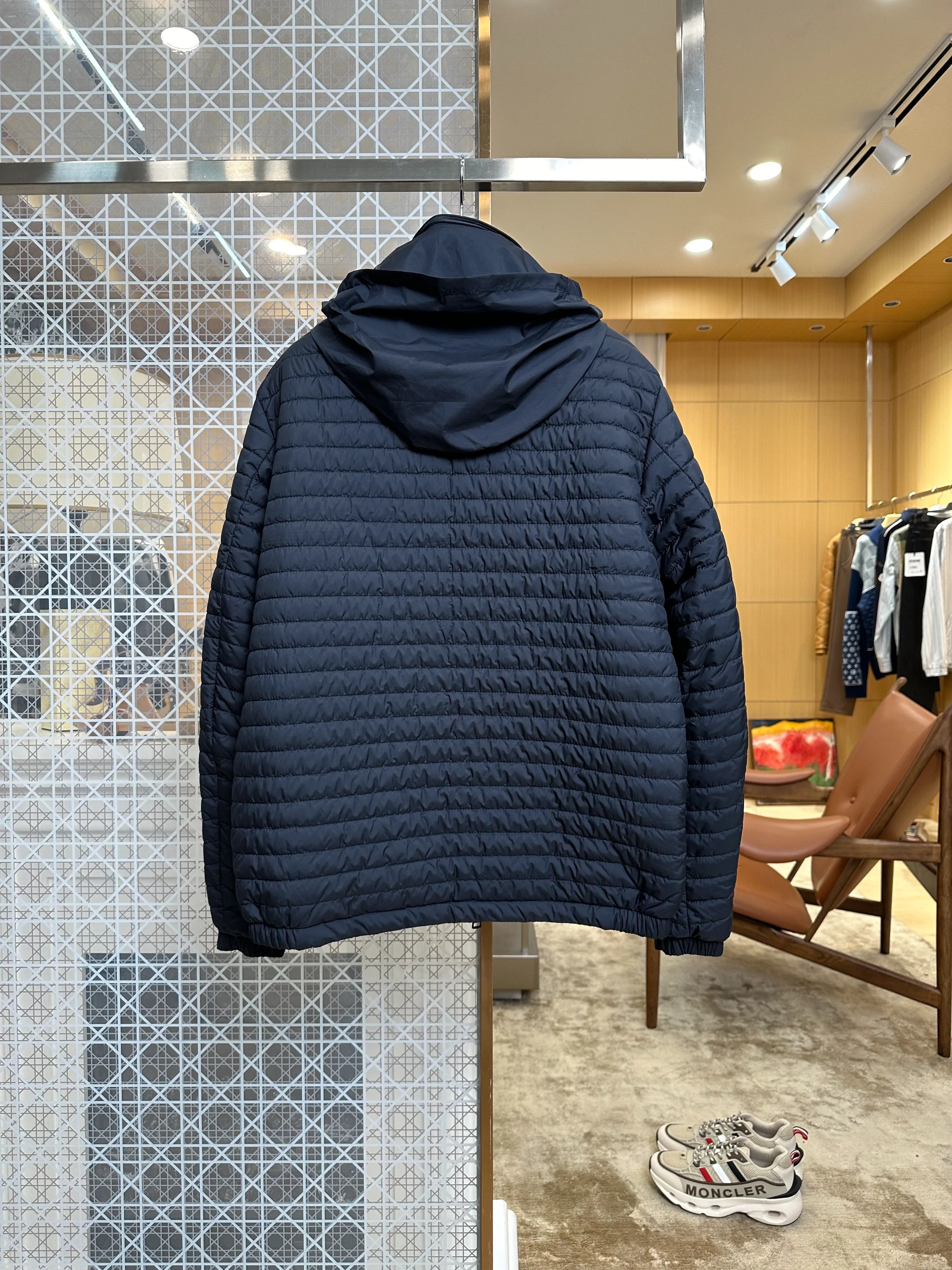 Moncler Rückansicht Marineblau