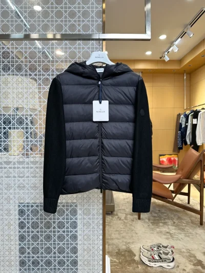 Moncler Vorderansicht Schwarz