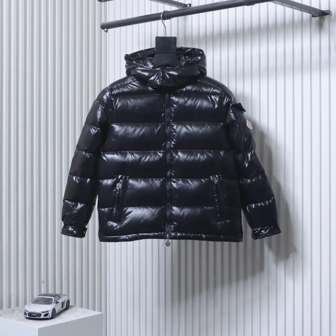 Moncler Vorderansicht schwarz