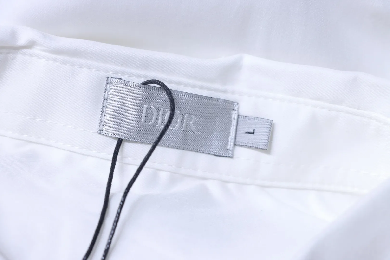 Dior-Markenetikett