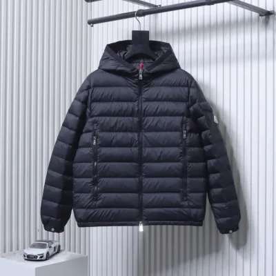 Moncler Vorderansicht schwarz