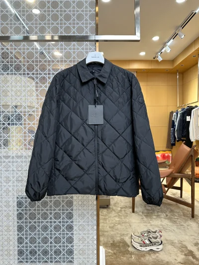 Moncler Vorderansicht