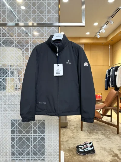 Moncler Vorderansicht Schwarz