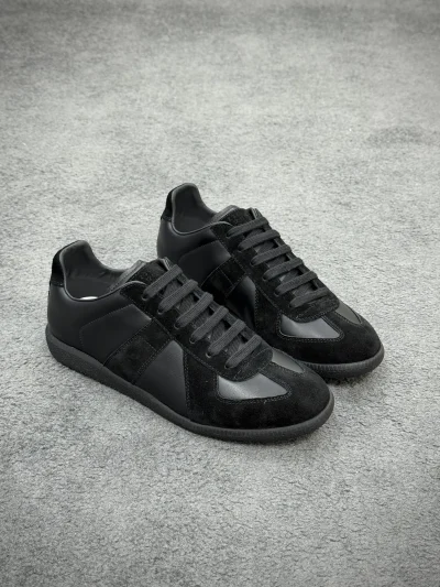 Margiela 22 Classic Replica Low-Top-Sneaker aus Leder – Schwarz