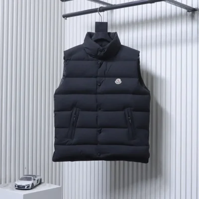Moncler Vorderansicht schwarz