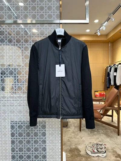 Moncler Vorderansicht Schwarz
