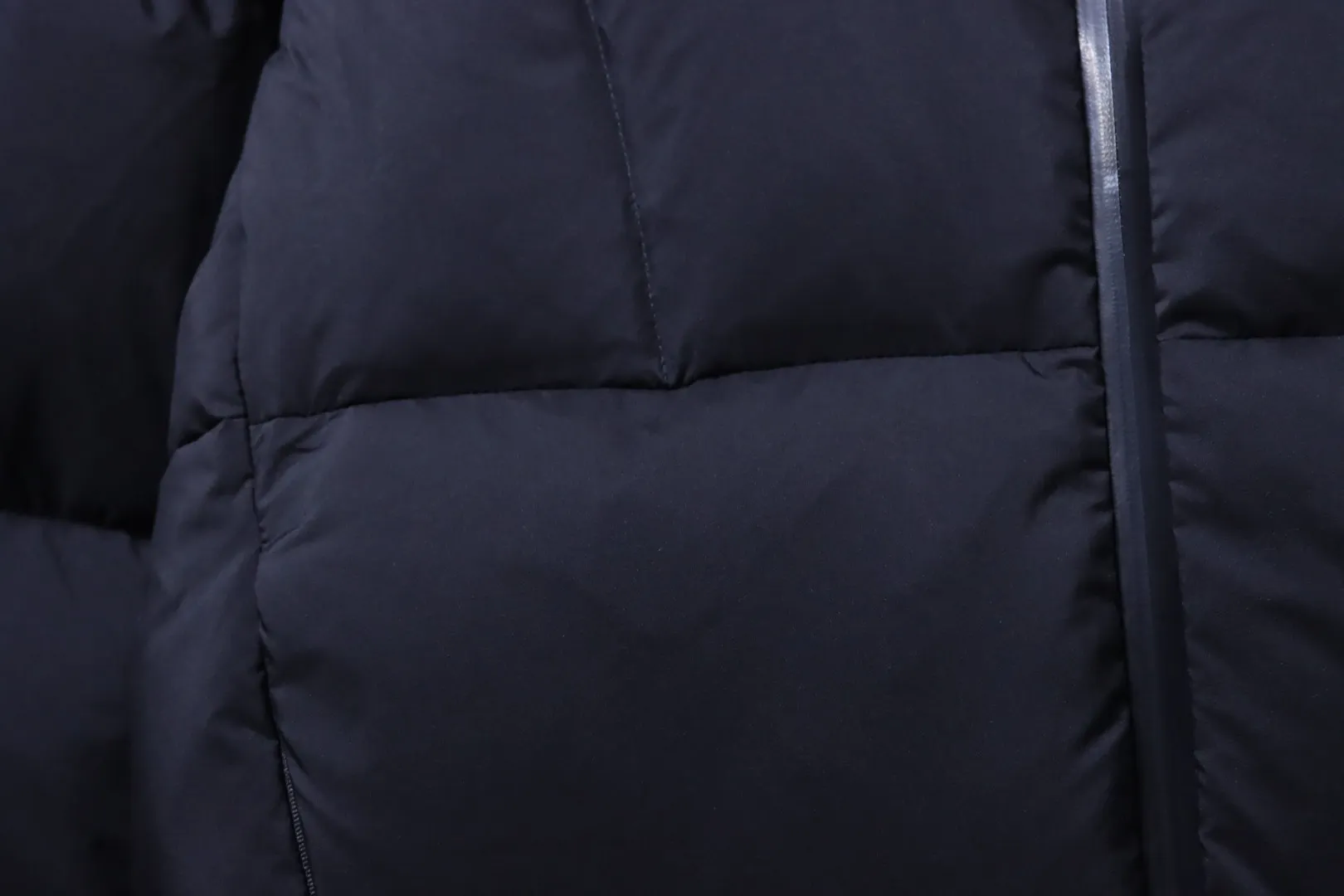 Moncler-Taschendetails