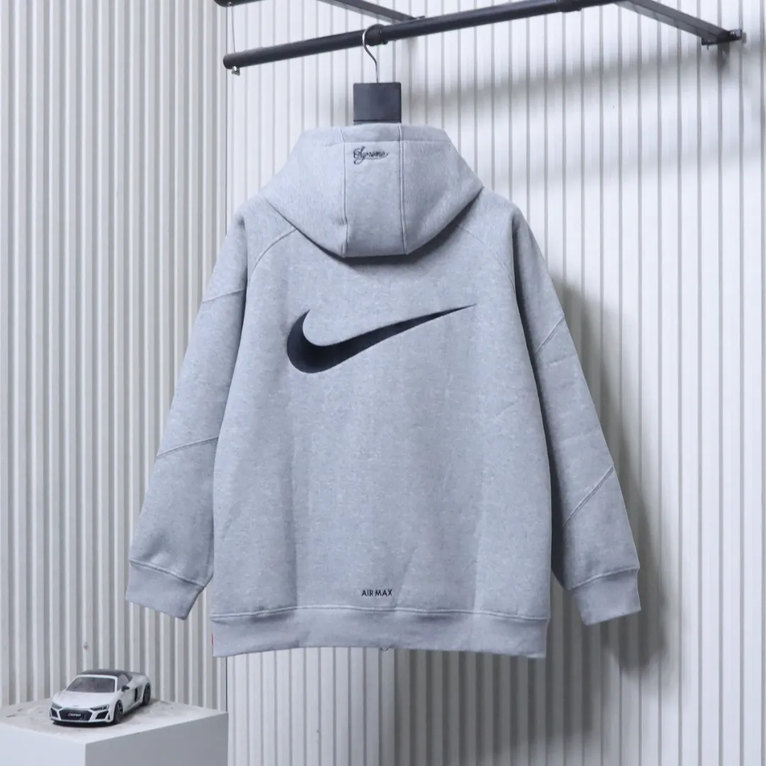Nike – Rückansicht Grau