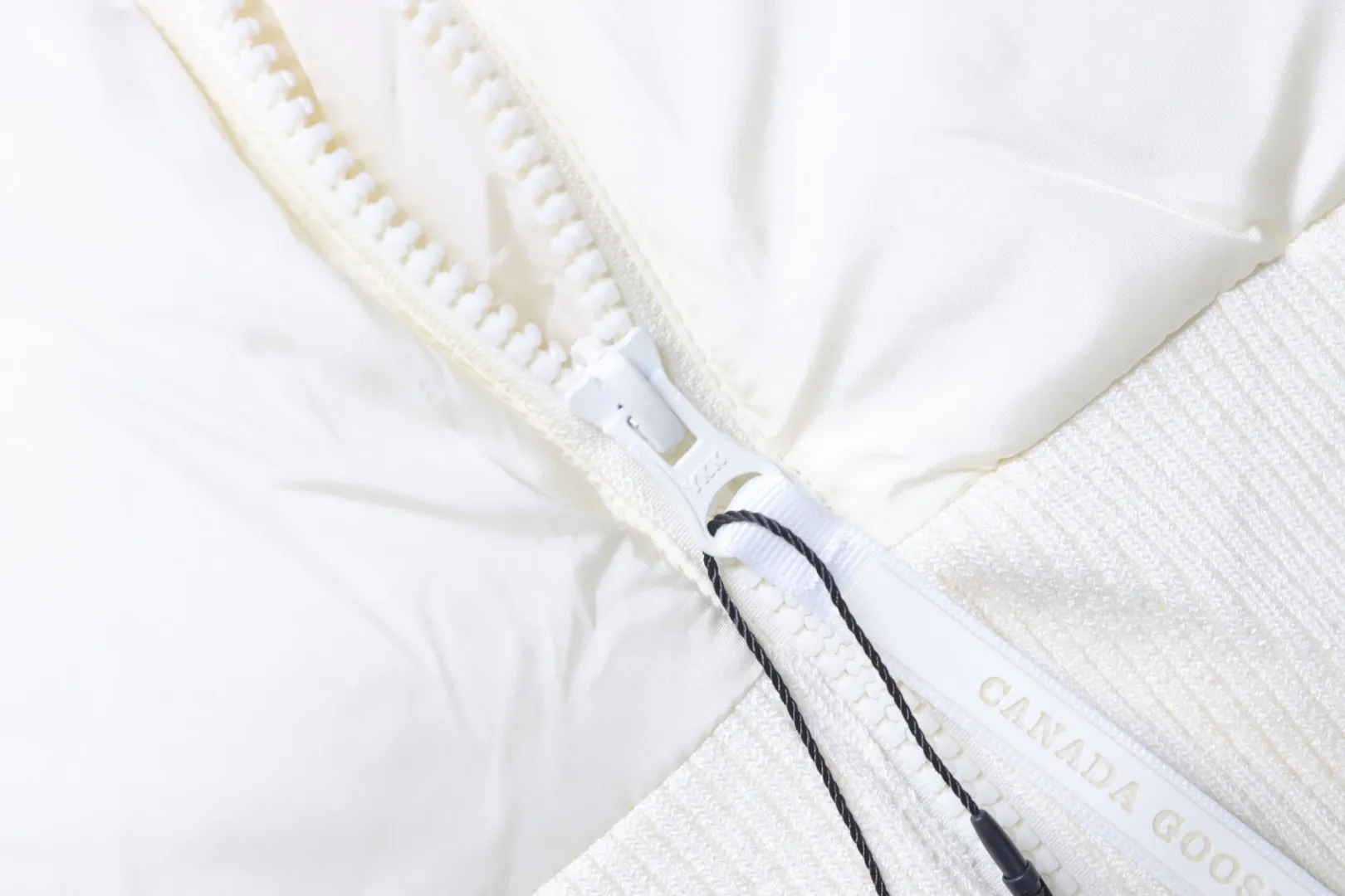 Canada Goose Reißverschlussdetails
