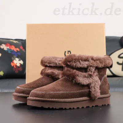 UGG Damen-Stiefeletten „Classic Mini Heritage“ aus Wildleder in der Farbe Burnt Cedar Braun