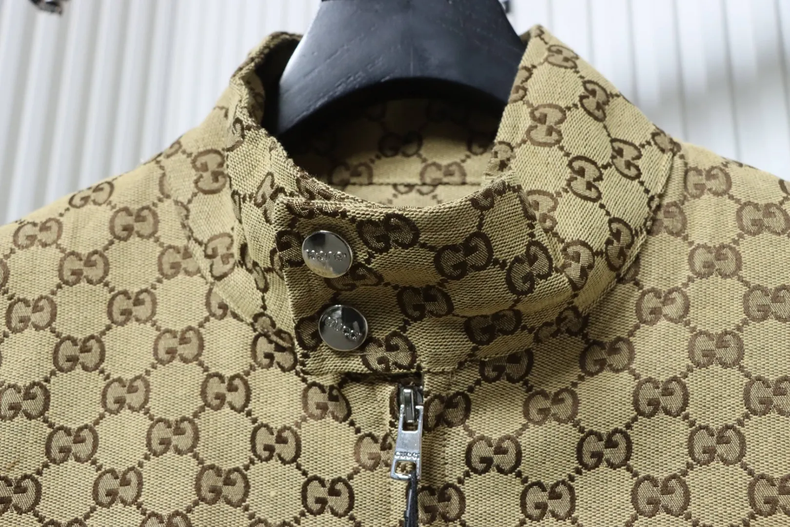Gucci-Kragen