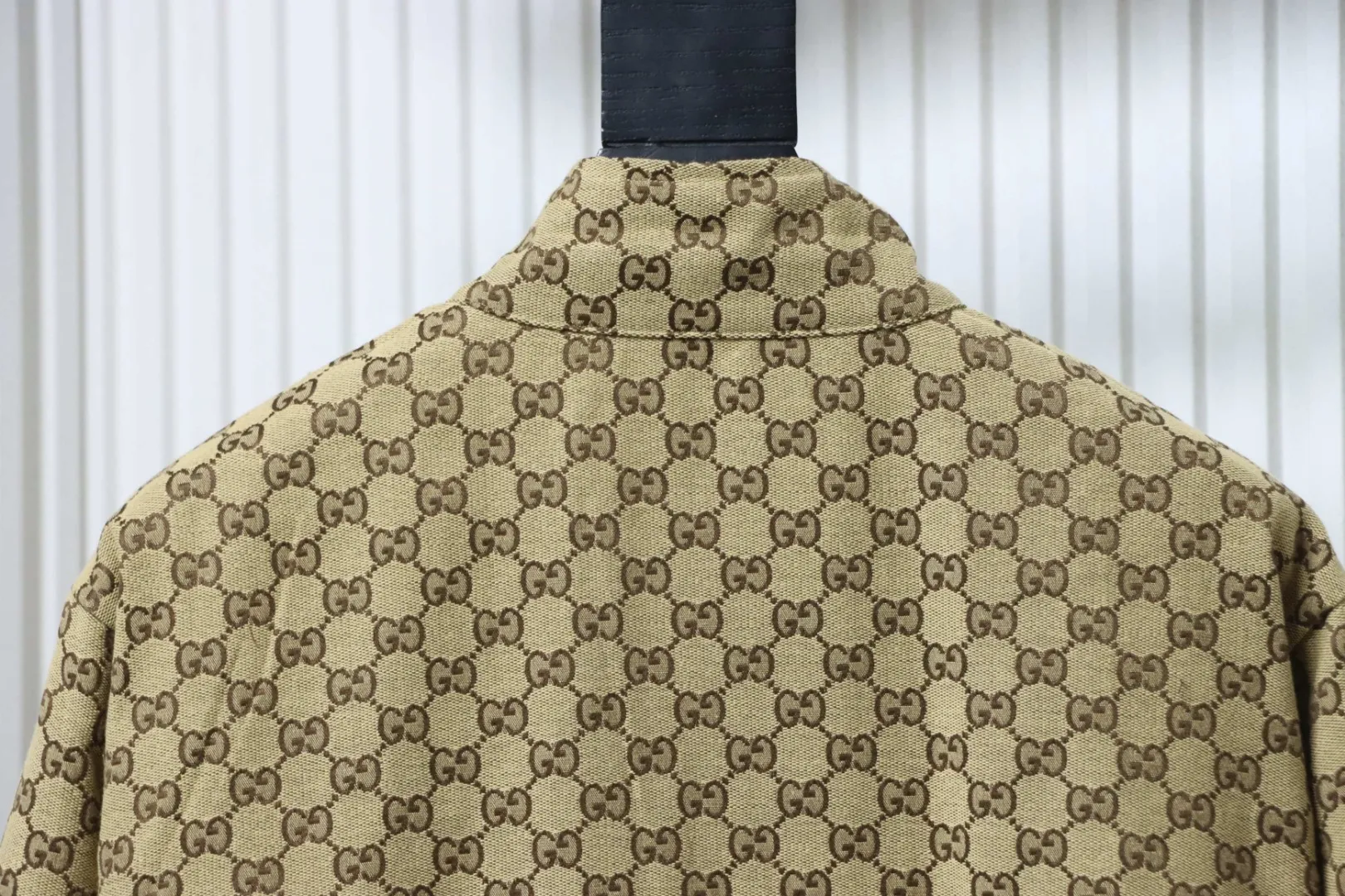Gucci-Hinterkragen