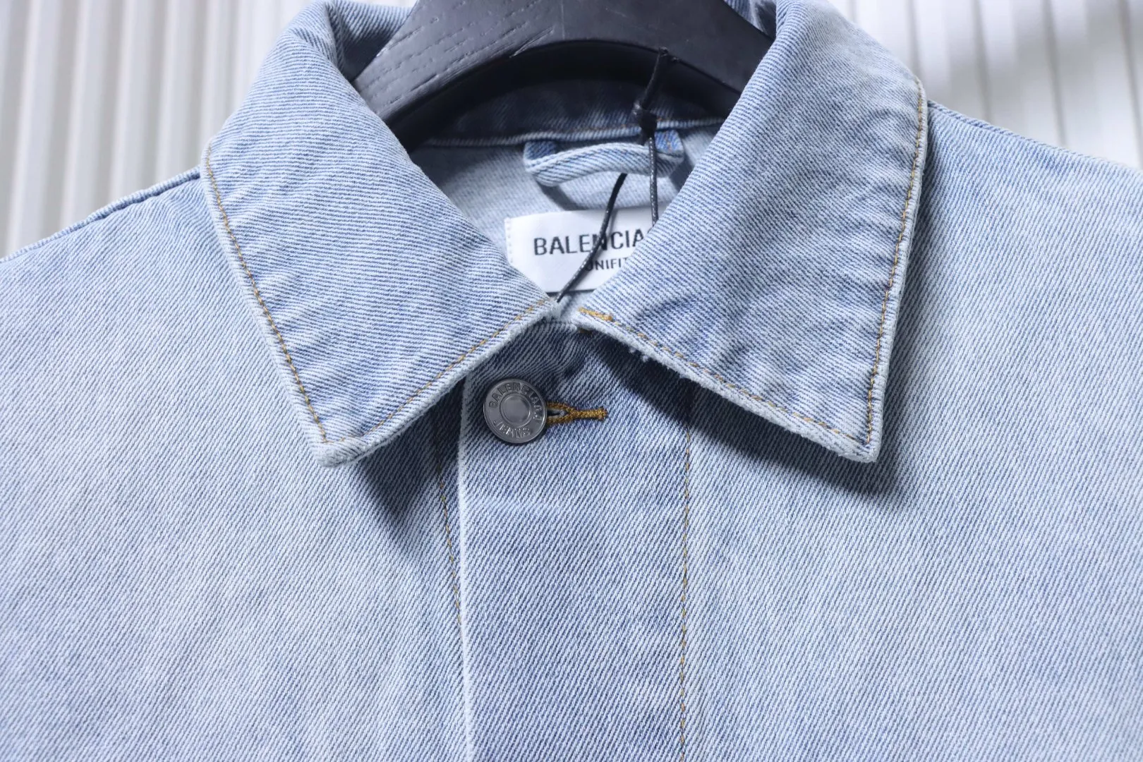 Balenciaga-Knöpfe