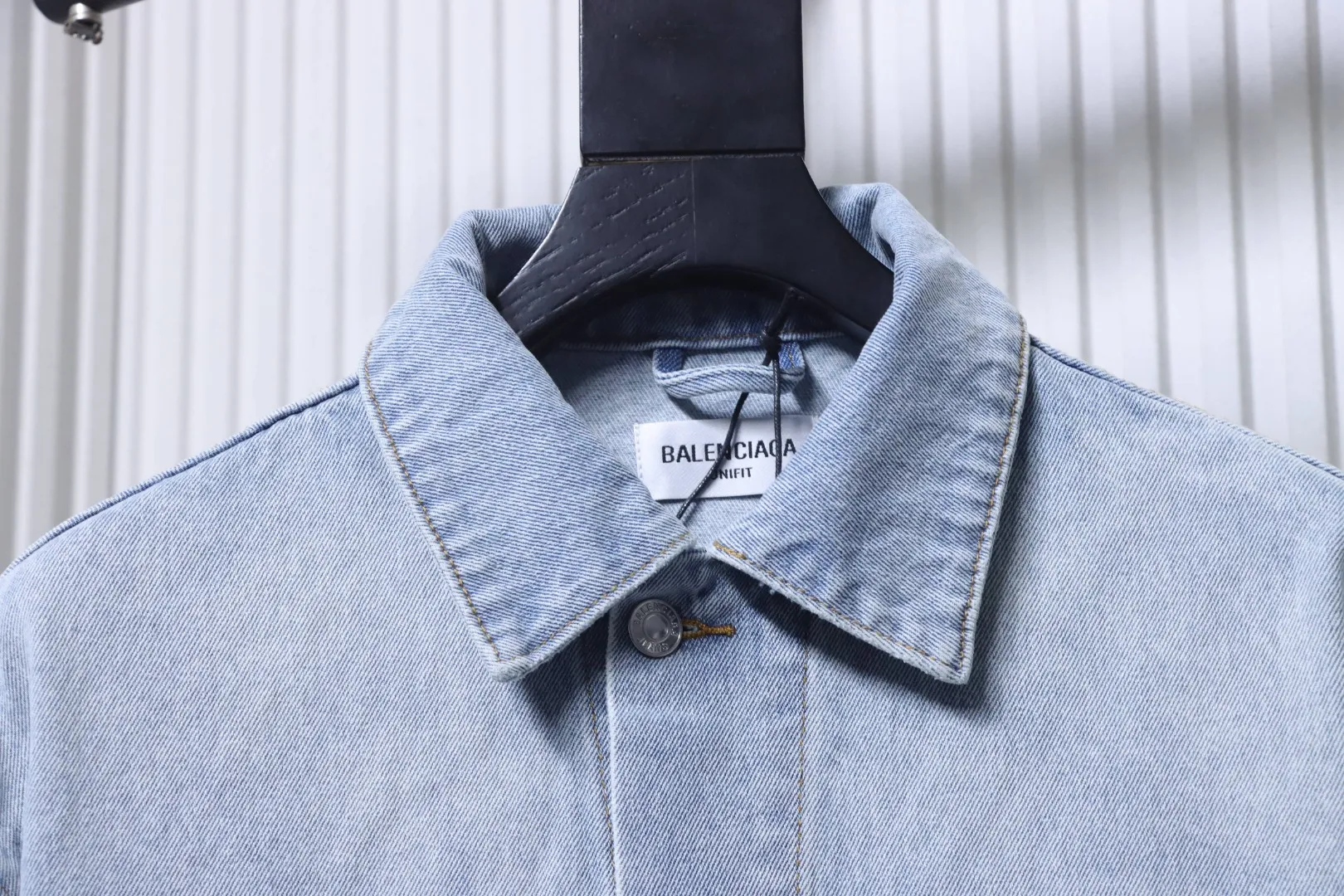 Balenciaga Kragen