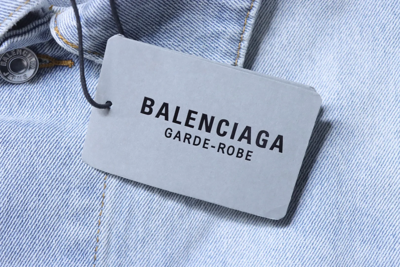 Balenciaga Hangtag